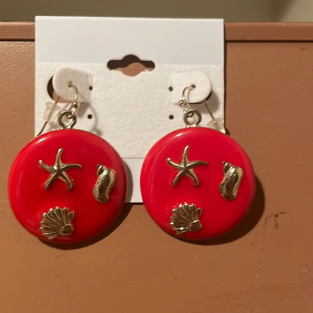 NWOT ocean theme dangle earrings